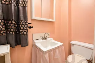 105 Carson Ave, Newburgh, NY 12550 - Photo 9