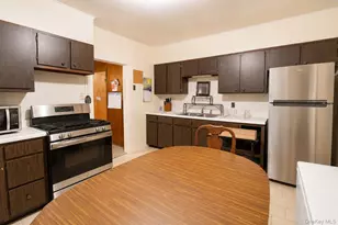 105 Carson Ave, Newburgh, NY 12550 - Photo 7