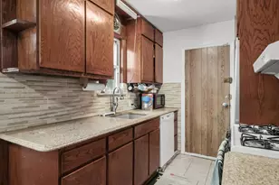 65-07 181st St, Fresh Meadows, NY 11365 - Photo 7