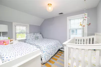 435 Morris Avenue, Rockville Centre, NY 11570 - Photo 17