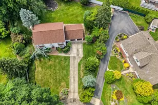 15 Fairfields Ct, Huntington Station, NY 11746 - Photo 3