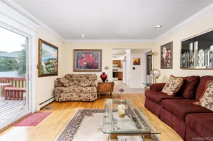 15 Fairfields Ct, Huntington Station, NY 11746 - Photo 9