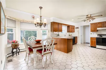 15 Fairfields Court, Huntington Station, NY 11746 - Photo 7