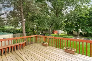 15 Fairfields Ct, Huntington Station, NY 11746 - Photo 35