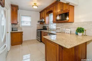 44 Jayson Ave, Great Neck, NY 11021 - Photo 7
