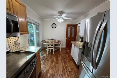 28 Central Avenue, North Babylon, NY 11703 - Photo 9
