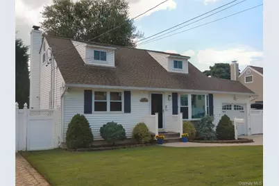 28 Central Avenue, North Babylon, NY 11703 - Photo 3