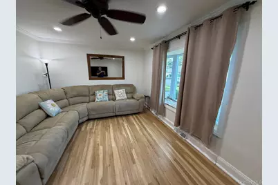 28 Central Avenue, North Babylon, NY 11703 - Photo 5