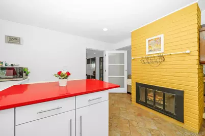 46 Elves Lane, Levittown, NY 11756 - Photo 17