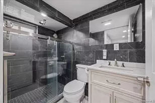 642 Lenore Ln, Elmont, NY 11003 - Photo 19
