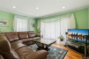 70 Birchwood Dr, New Hyde Park, NY 11040 - Photo 15