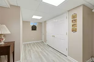 70 Birchwood Dr, New Hyde Park, NY 11040 - Photo 25