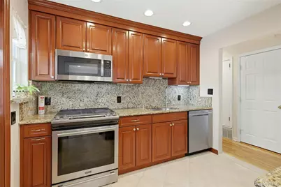 70 Birchwood Drive, New Hyde Park, NY 11040 - Photo 11