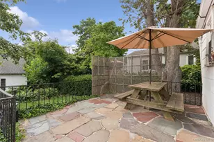 49 Clinton Ave, Huntington, NY 11743 - Photo 21