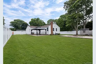 31 Westwood Drive, Shirley, NY 11967 - Photo 17
