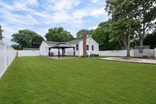 31 Westwood Dr, Shirley, NY 11967 - Photo 17