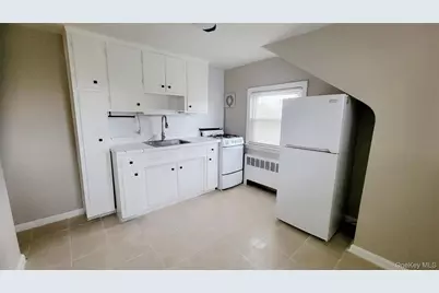 7 E Jefferson Avenue #2, Mineola, NY 11501 - Photo 3