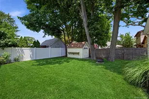 124 Johnson St, Centerport, NY 11721 - Photo 17