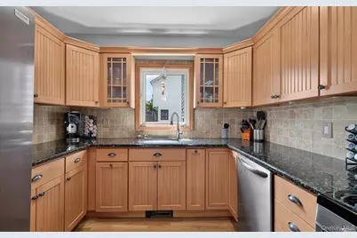 292 N Alleghany Avenue, Lindenhurst, NY 11757 - Photo 11