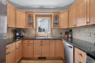 292 N Alleghany Ave, Lindenhurst, NY 11757 - Photo 11