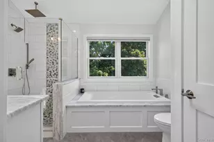 292 N Alleghany Ave, Lindenhurst, NY 11757 - Photo 17