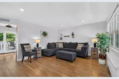 292 N Alleghany Avenue, Lindenhurst, NY 11757 - Photo 7