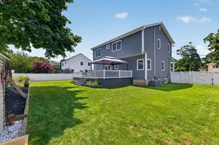 292 N Alleghany Ave, Lindenhurst, NY 11757 - Photo 29