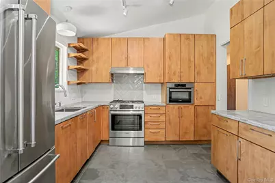 354 Commerce Street, Hawthorne, NY 10532 - Photo 11