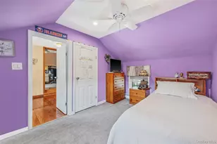 211 St Marks Pl, East Meadow, NY 11554 - Photo 23