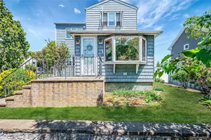211 St Marks Pl, East Meadow, NY 11554 - Photo 3