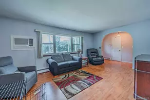 118 Fairmont Ave, Medford, NY 11763 - Photo 3