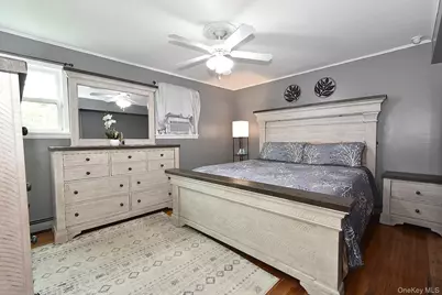 15 Center Avenue, Bay Shore, NY 11706 - Photo 7