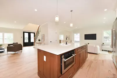 124 North Drive, Massapequa, NY 11758 - Photo 5