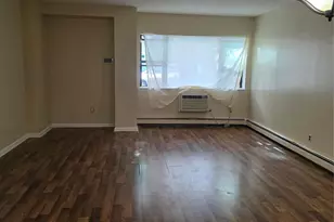 71-09 Park Ave, Fresh Meadows, NY 11365 - Photo 9