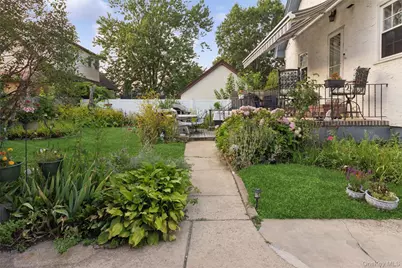 80 Dobson Avenue, Merrick, NY 11566 - Photo 5