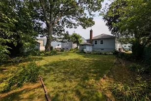 29-44 Bayswater Ave, Far Rockaway, NY 11691 - Photo 5