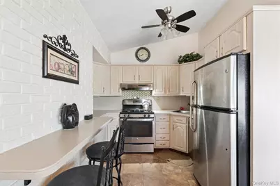 114 Miller Road, Hicksville, NY 11801 - Photo 15