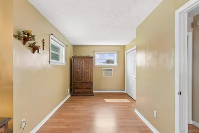 114 Miller Road, Hicksville, NY 11801 - Photo 21