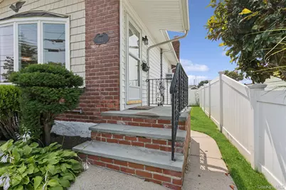 114 Miller Road, Hicksville, NY 11801 - Photo 7