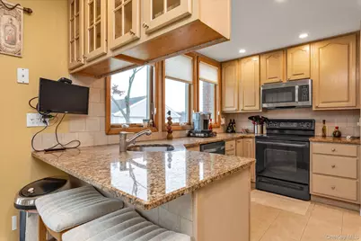 2631 Fox Road, Baldwin, NY 11510 - Photo 9