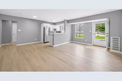 3 Cheyenne Court #3, Coram, NY 11727 - Photo 5