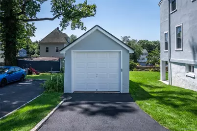 118 Pershing Avenue, New Rochelle, NY 10801 - Photo 27