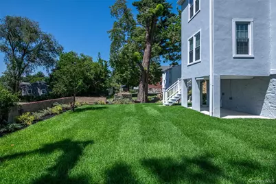 118 Pershing Avenue, New Rochelle, NY 10801 - Photo 25