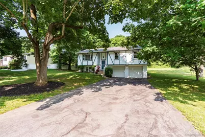 24 S Gate Drive, Poughkeepsie, NY 12601 - Photo 3