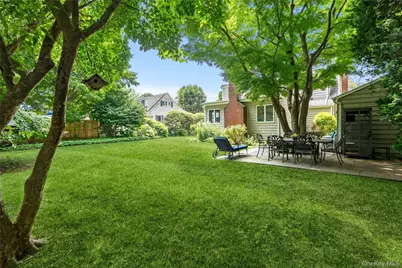 21 Circle Drive, Glen Cove, NY 11542 - Photo 23
