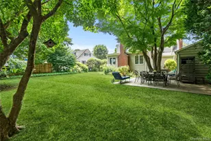 21 Circle Dr, Glen Cove, NY 11542 - Photo 23
