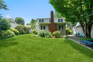 21 Circle Dr, Glen Cove, NY 11542 - Photo 21