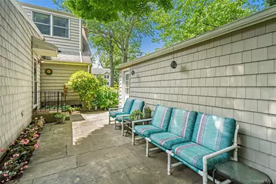 21 Circle Drive, Glen Cove, NY 11542 - Photo 19