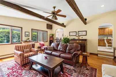 21 Circle Drive, Glen Cove, NY 11542 - Photo 5