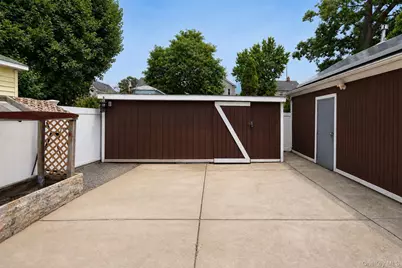 27 Avondale Street, Valley Stream, NY 11581 - Photo 27